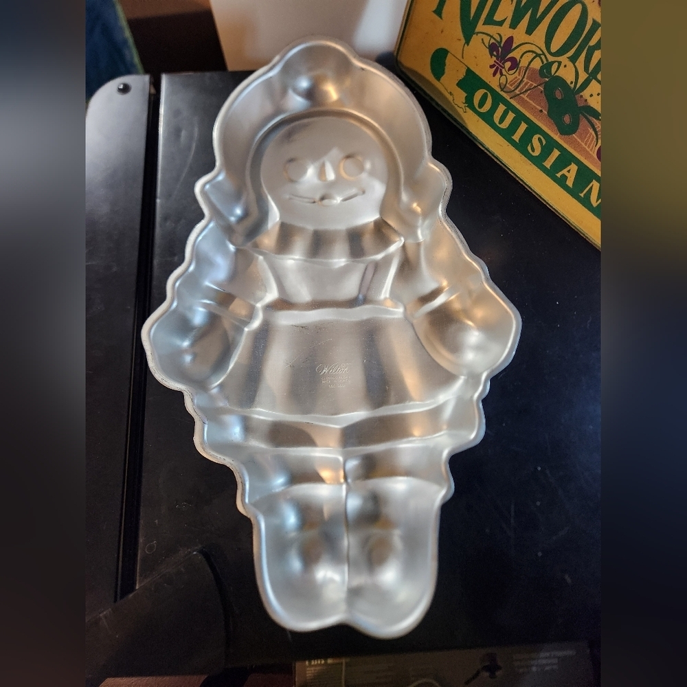 Raggedy Ann Wilton Aluminum Cake Pan 1970's  Wilton 502-968